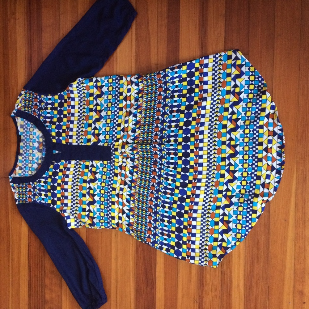Tunic with design